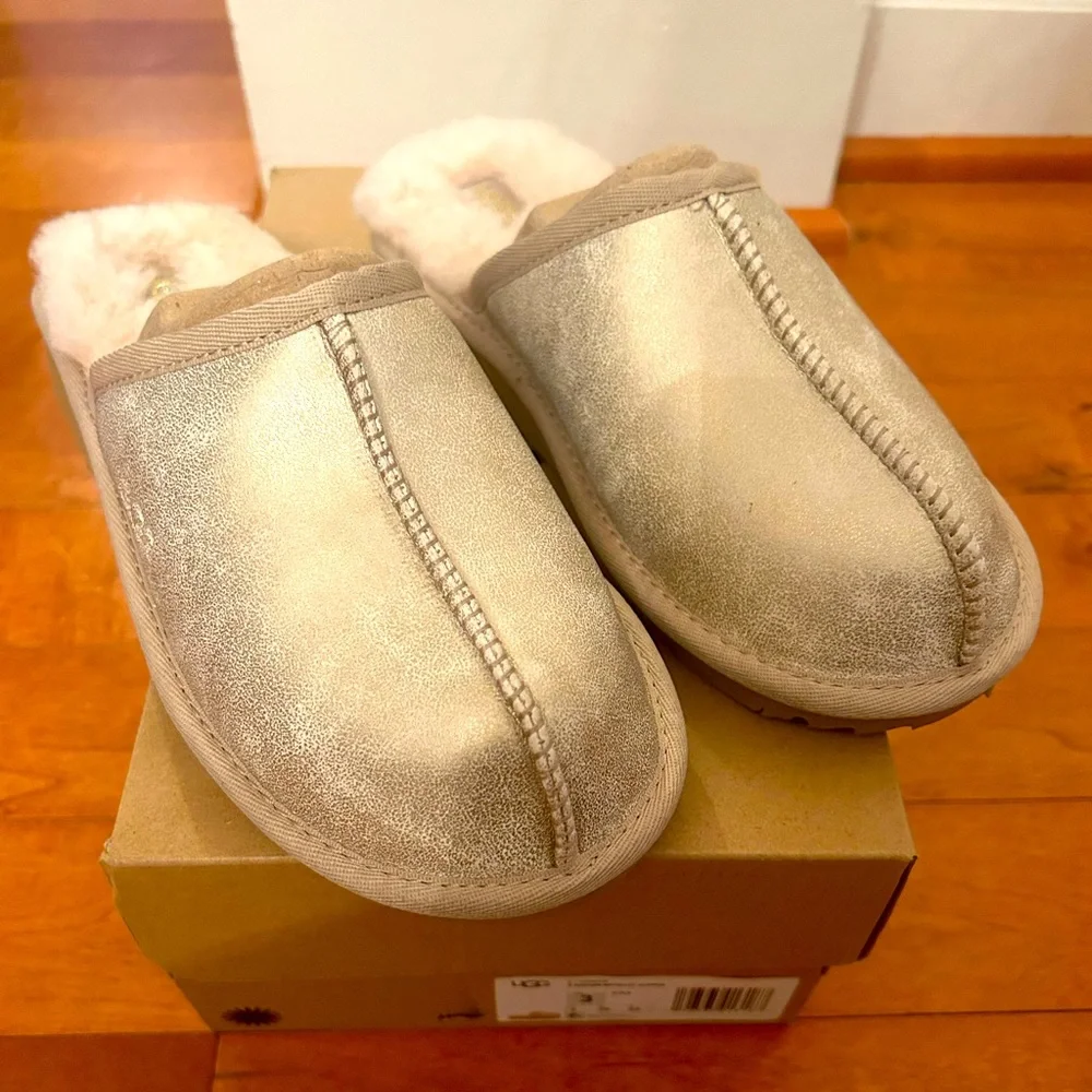 NIB UGG KEEGAN COZY SOFT SLIPPERS IN METALLIC KID SIZE 2M